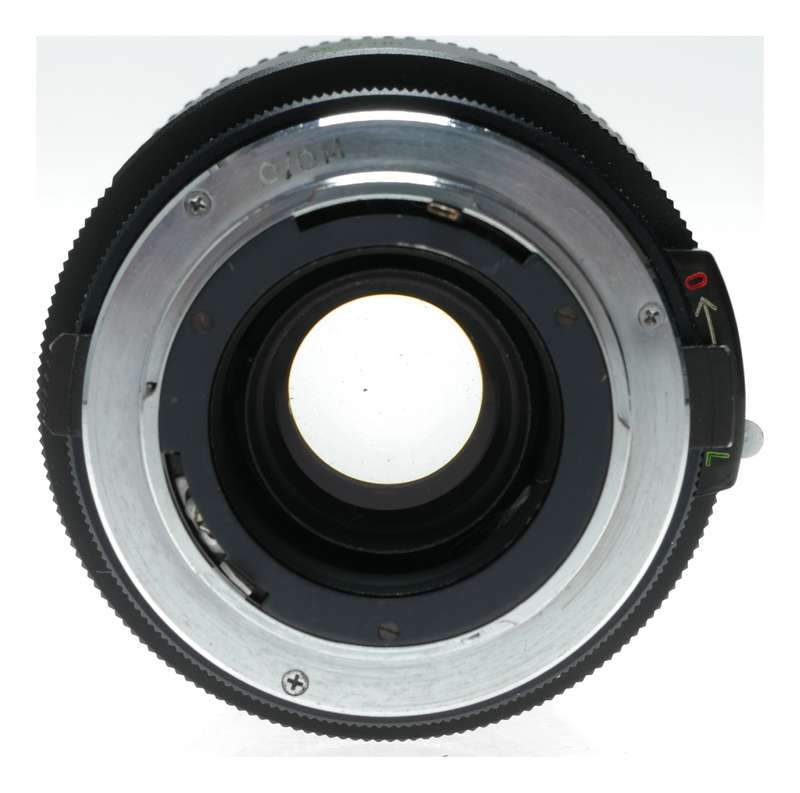 Vivitar Close Focusing Auto Zoom 1:3.5 35-105mm Olympus OM camera lens