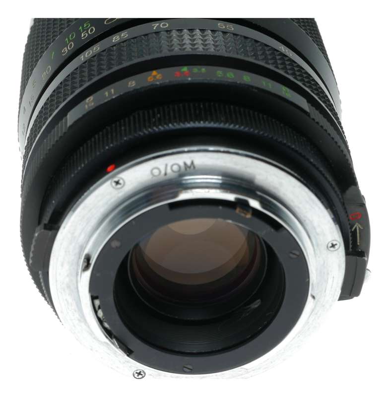 Vivitar Close Focusing Auto Zoom 1:3.5 35-105mm Olympus OM camera lens