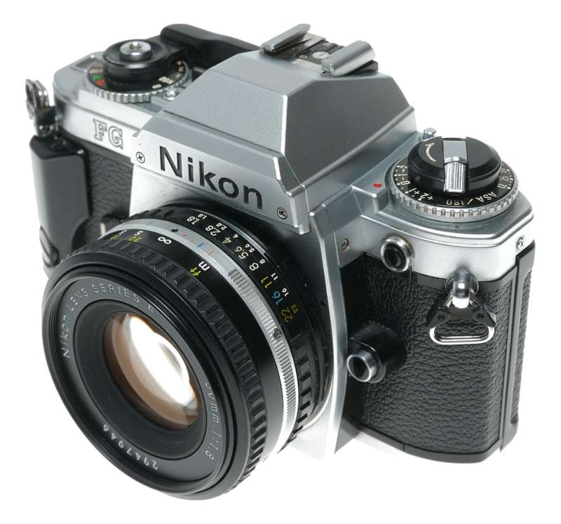Nikon FG 35mm Film SLR Camera Series E 1.8/50mm MF15 Data Back