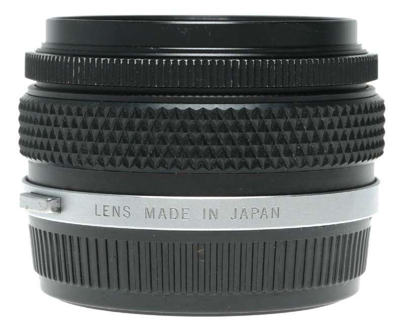 Olympus OM Auto-W 1:3.5 28mm Wide Angle Camera Lens Hood Cap Keeper