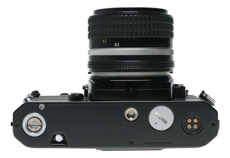 Nikon FM2 SLR Black Film Camera 1:2.8/28 Nikkor 1:2.5/105 Lenses Caps