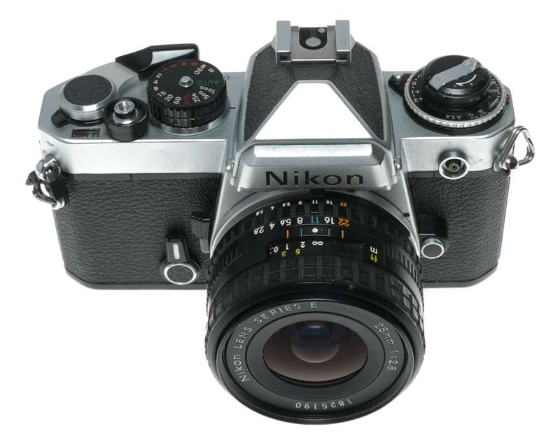 Nikon FE SLR 35mm Film Camera Series E 1:2.8/28 Lens Caps Pouch