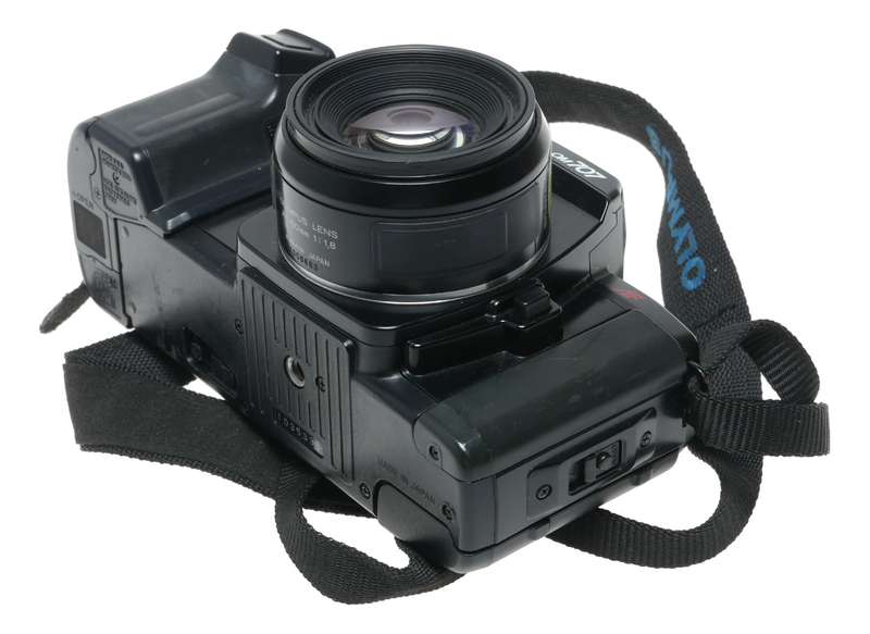 Olympus OM707 AF 1.8/50 SLR 35mm Film Camera Powerflash Grip