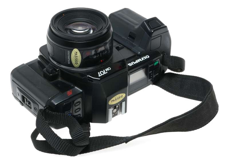 Olympus OM707 AF 1.8/50 SLR 35mm Film Camera Powerflash Grip