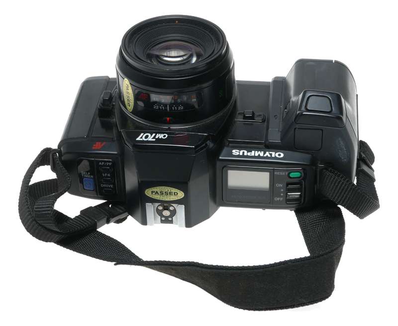 Olympus OM707 AF 1.8/50 SLR 35mm Film Camera Powerflash Grip