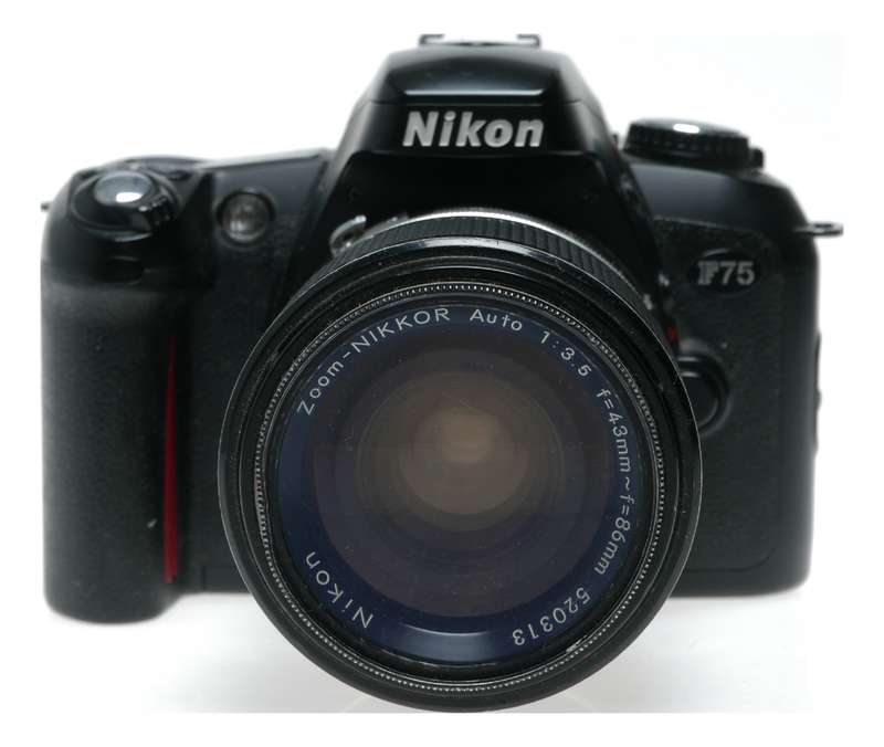 Nikon F-75 SLR 35mm Film Camera Nikkor Zoom 1:3.5/43-86 - Nikon