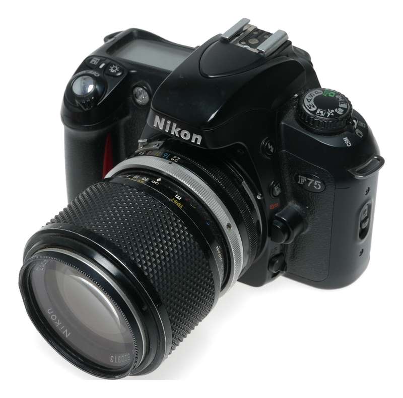 Nikon F-75 SLR 35mm Film Camera Nikkor Zoom 1:3.5/43-86 - Nikon