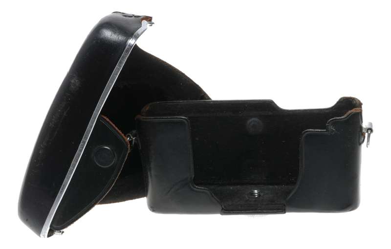 Yashica black 35mm vintage film camera antique leather ever ready case
