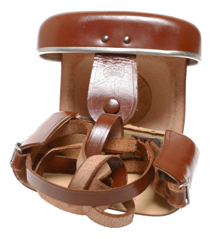 Braun Nurnberg tan vintage film camera antique leather hard case