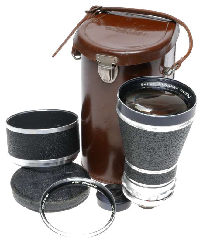 Voigtlander Super-Dynarex 1:4/200 Tele Lens 317/77 Filter 310/77 Hood