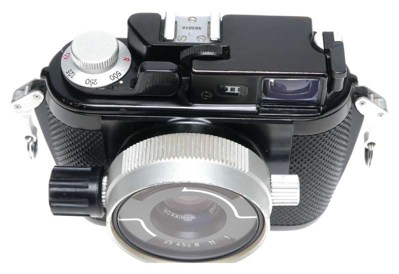Nikon Nikonos II Underwater Film Camera Nikkor 35mm f/2.5