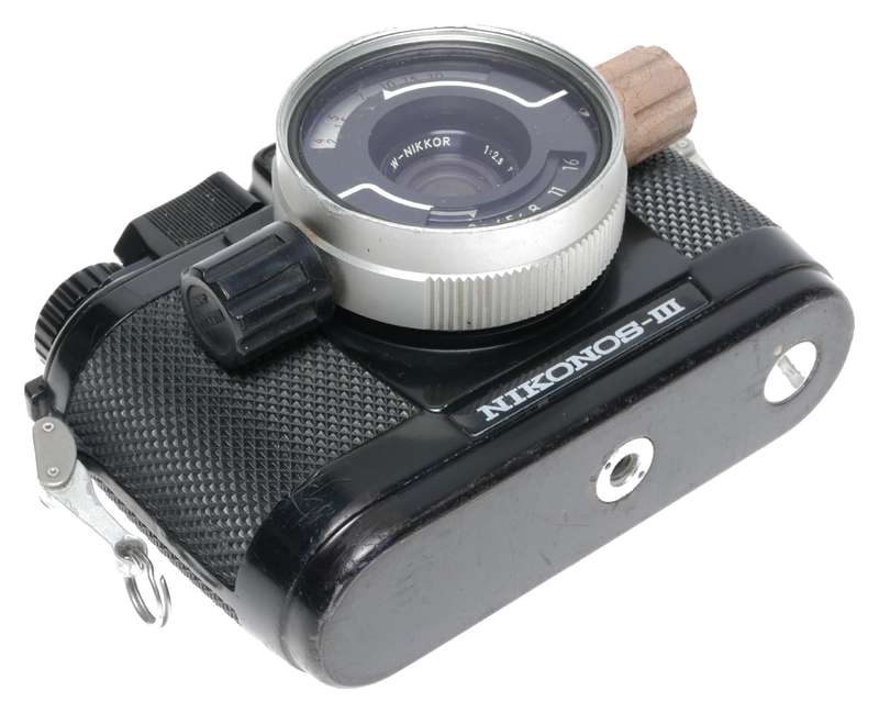 Nikonos III Underwater Film Camera W-Nikkor 1:2.5 f=35mm Lens