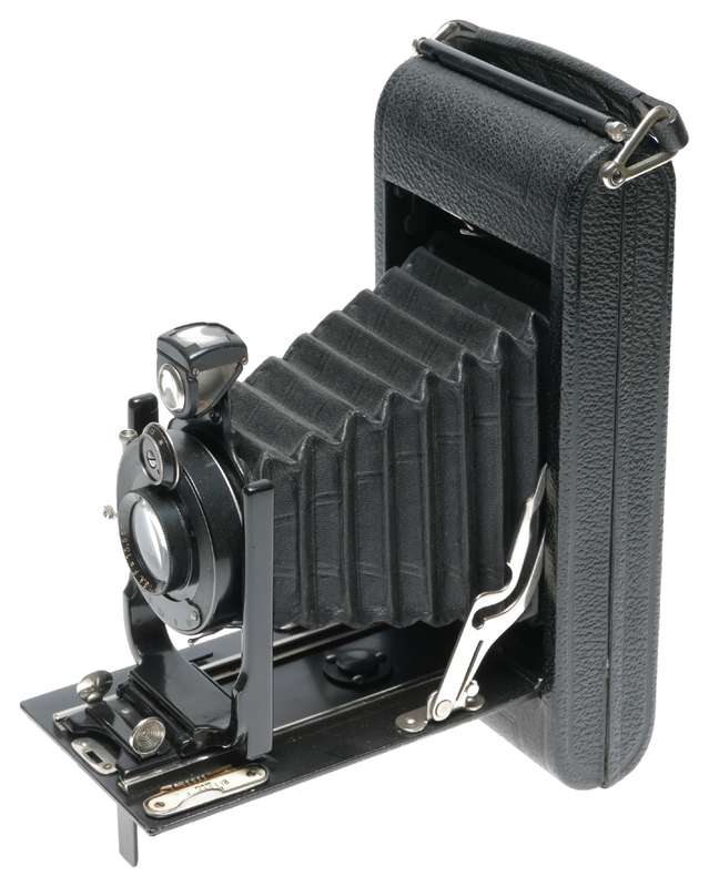 Ica Icarette IIIA 503 Folding Camera Novar Anastigmat 1:6.8 F=13.5cm