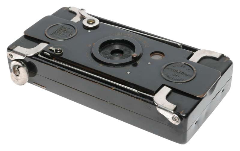 Houghtons Ensignette No.2 Strut Folding 129 Rollfilm Camera