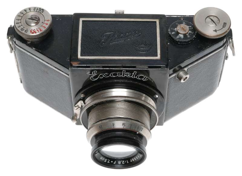 Ihagee Exakta B Type 2.2 SLR Camera Zeiss Jena Tessar 1:2.8 f=7.5cm Lens