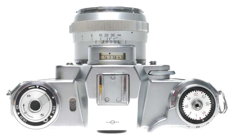Zeiss Ikon Contarex Bullseye SLR Camera Planar 1:2 f=50mm Lens