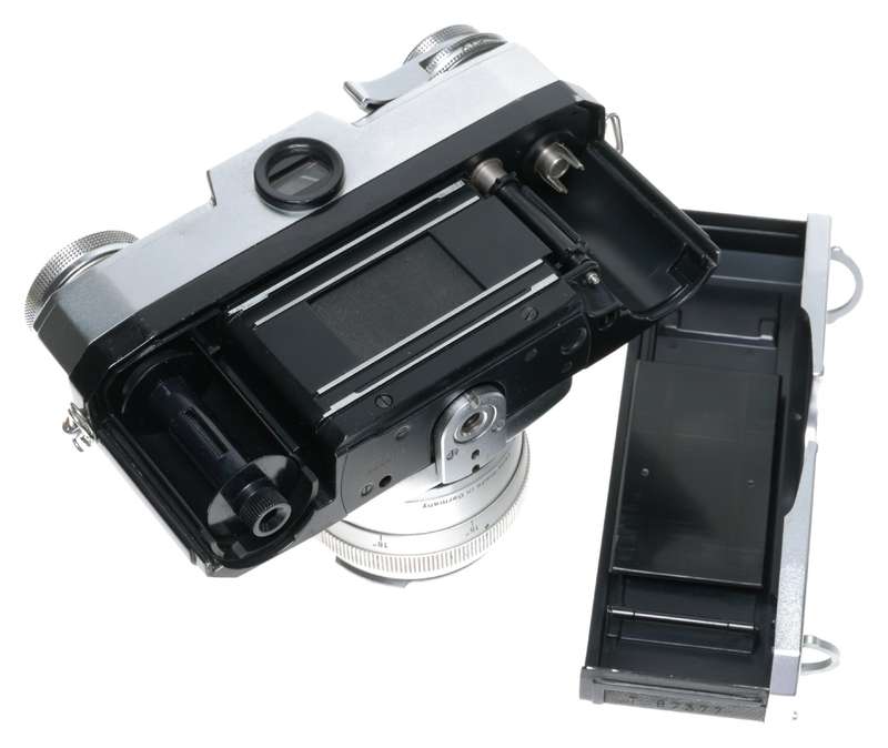 Zeiss Ikon Contarex Bullseye SLR Camera Planar 1:2 f=50mm Lens