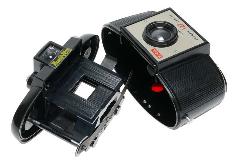 Kodak Brownie 127 Second Model Bakelite Camera Dakon Lens
