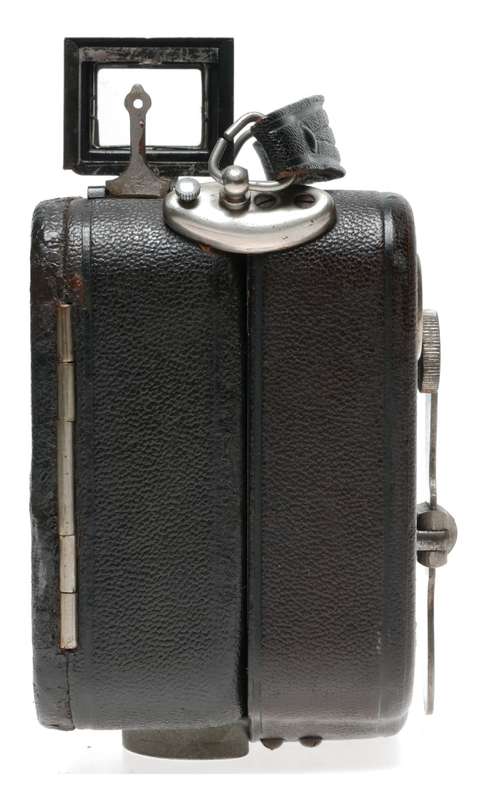 Pathe Frere Baby Cine Camera with Motor Hermagis Paris 1:3.5 F=20mm