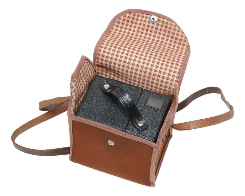 Kodak Six-20 Brownie Minor 620 Film Box Camera in Pouch Excellent Rare