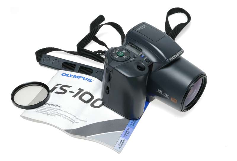 Olympus iS-100 35mm SLR Camera 1:4.5-5.6 28-110 Zoom
