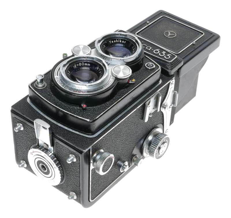 Yashica 635 Dual Format 120 35mm TLR Camera 1:3.5 F=80mm