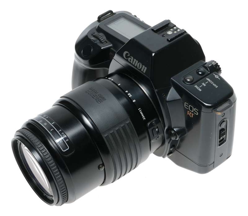 Canon EOS RT 35mm SLR Camera Sigma Zoom Lens 1:3.5-4.4 f=35-135mm