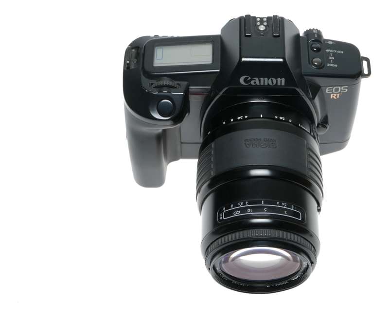 Canon EOS RT 35mm SLR Camera Sigma Zoom Lens 1:3.5-4.4 f=35-135mm