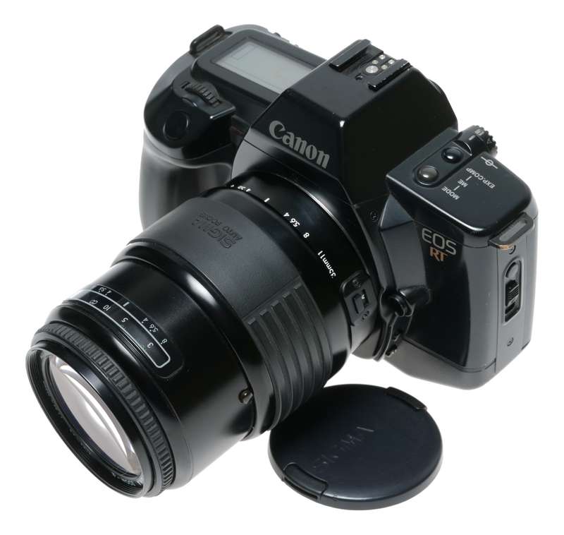 Canon EOS RT 35mm SLR Camera Sigma Zoom Lens 1:3.5-4.4 f=35-135mm