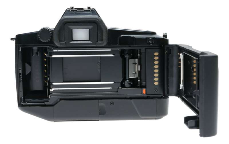 Canon EOS 650 Film Camera QD Back 28-90mm 1:4-5.6 Zoom EF Lens