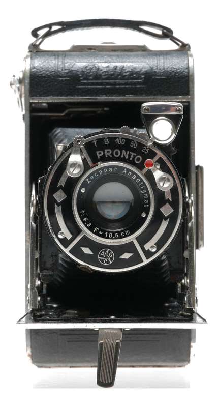 Zeh Bettax Bobby 6x9 Roll Film Camera 1:6.3 10.5cm