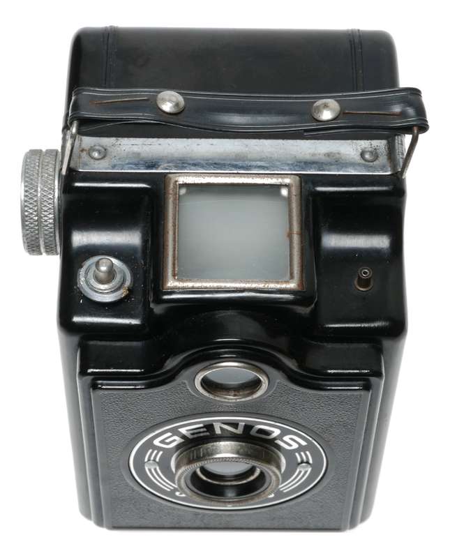 Genos Rapid 120 Roll Film 6x6 Bakelite Box Type Camera