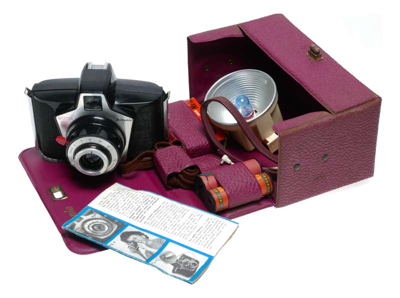 Ferrania Eura 120 Film 6x6 Medium Format Camera Flash Kit