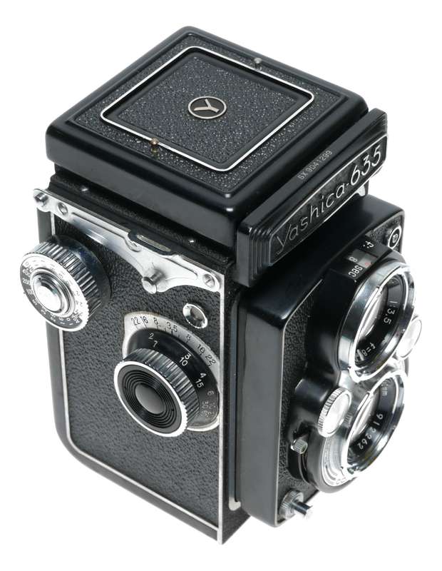 Yashica-635 Dual Format TLR Film Camera Yashikor 3.5/80mm