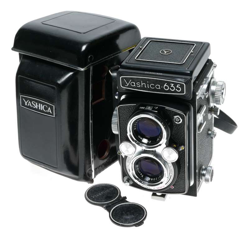 Yashica-635 Dual Format TLR Film Camera Yashikor 3.5/80mm