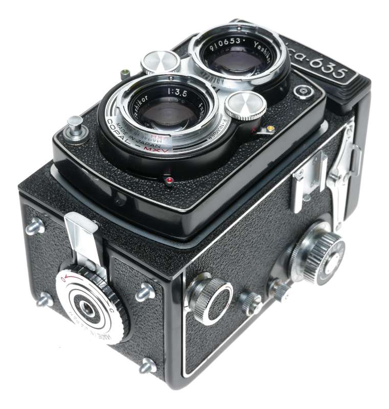 Yashica-635 Dual Format TLR Film Camera Yashikor 3.5/80mm