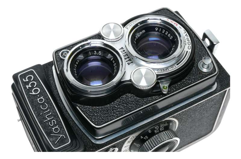 Yashica-635 Dual Format TLR Film Camera Yashikor 3.5/80mm