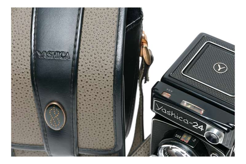 Yashica-24 TLR 220 Roll Film 6x6 Camera Tashinon 3.5/80 Excellent