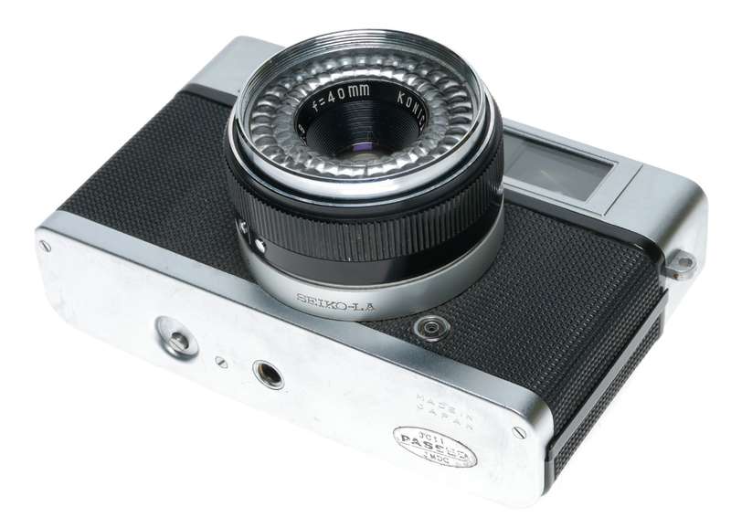 Konica EE Matic Deluxe 35mm Film RF Camera Hexanon 2.8/40
