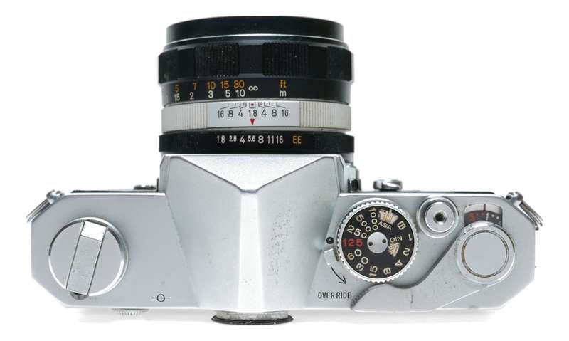 Konica Autoreflex T 35mm Film SLR Camera Hexanon 1.8/52