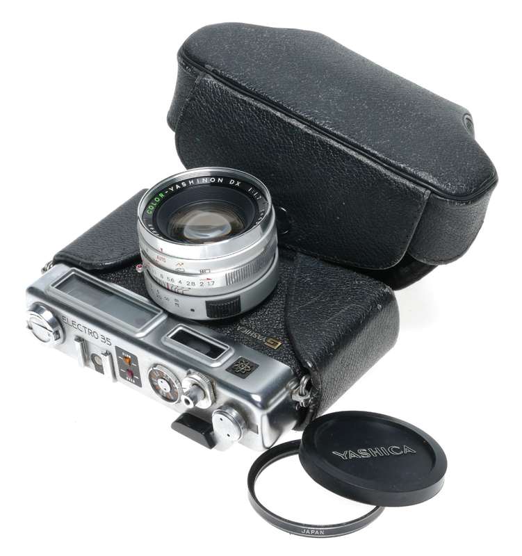 Yashica Electro 35 GSN Camera Color-Yashinon DX 1:1.7 f=45mm