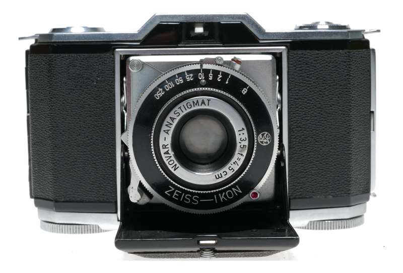 Zeiss Ikon Ikonta 35 522/24 Folding Camera Novar 1:3.5 f=4.5cm