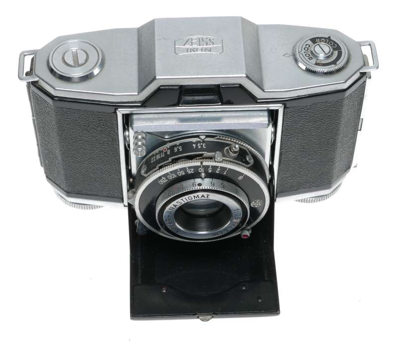Zeiss Ikon Ikonta 35 522/24 Folding Camera Novar 1:3.5 f=4.5cm