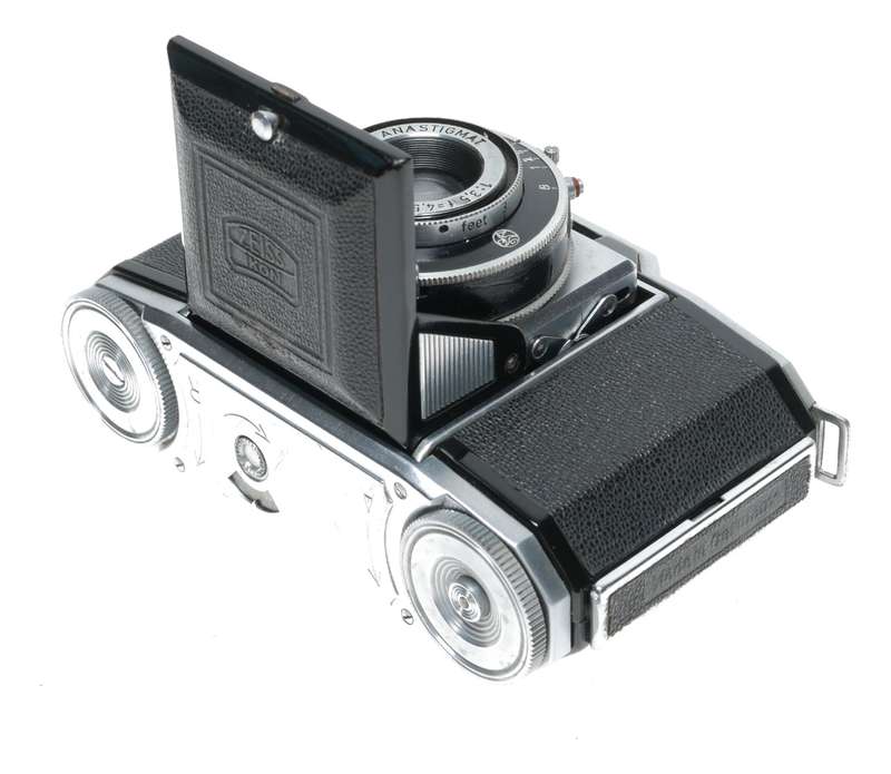 Zeiss Ikon Ikonta 35 522/24 Folding Camera Novar 1:3.5 f=4.5cm