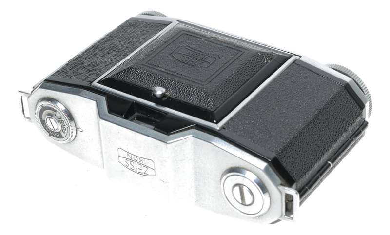Zeiss Ikon Ikonta 35 522/24 Folding Camera Novar 1:3.5 f=4.5cm