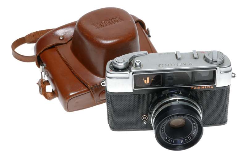 Yashica J 35mm Film Rangefinder Camera Yashinon 1:2.8 f=4.5cm Case