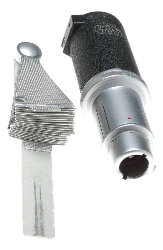 CEYAL Leitz vintage 35mm camera flash 15506 M boxed used