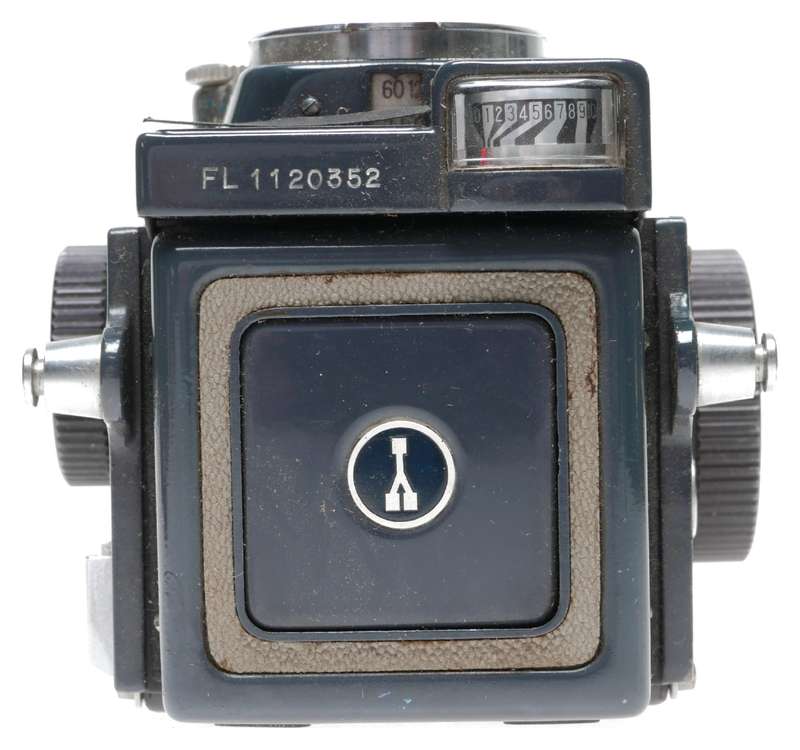 Yashica 44 LM Blue 4x4 TLR Film Camera Yashinon 3.5/60