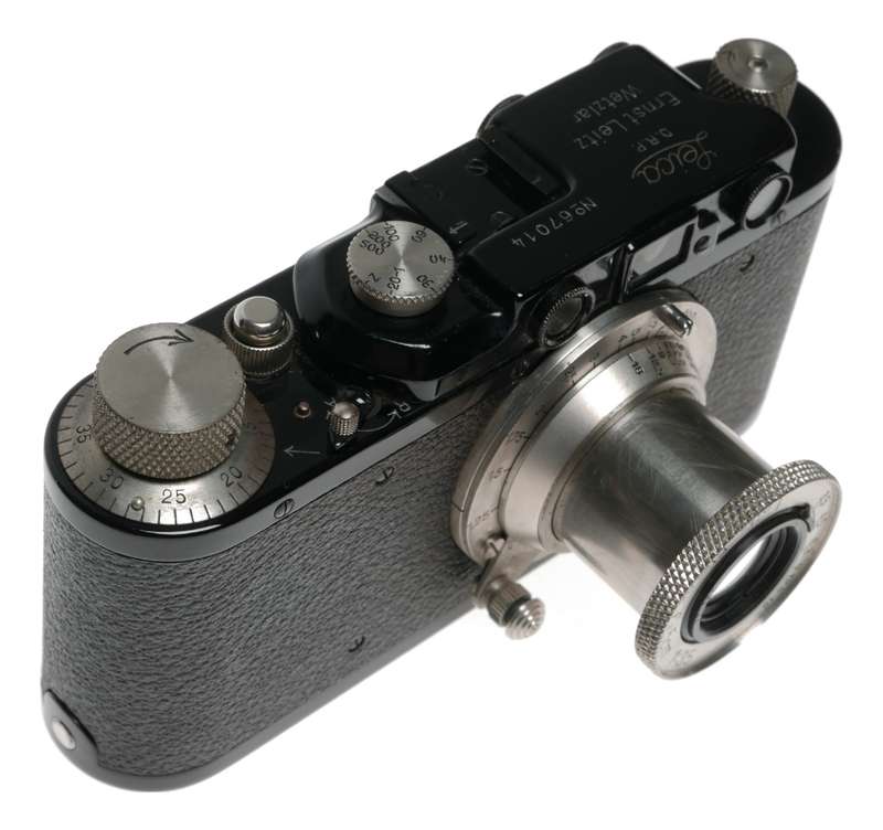Leica II D Black paint 35mm film camera Elmar Nickle lens 3.5/50