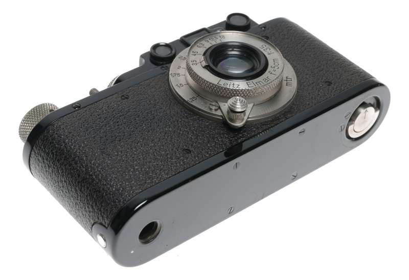 Leica II D Black paint 35mm film camera Elmar Nickle lens 3.5/50